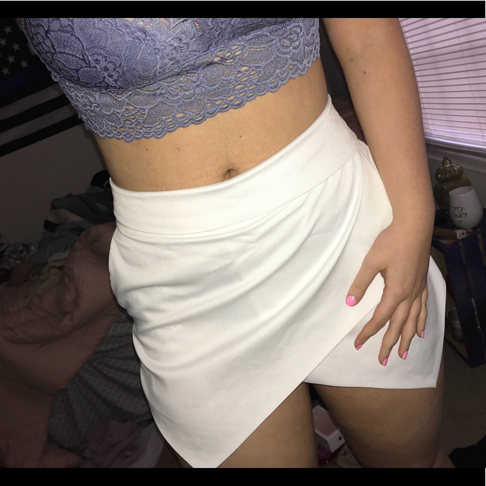 White skirt / skort